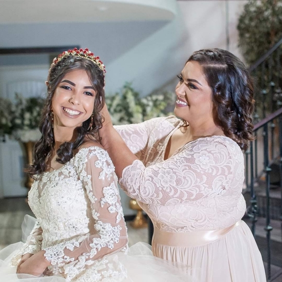 Pleased to meet you! Welcome to my closet💗 - Picture 3 of 10